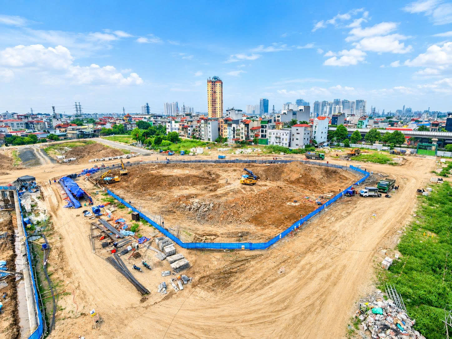 ĐÀO ĐÁT, KHOAN NEO KHU NHÀ Ở VĂN LA