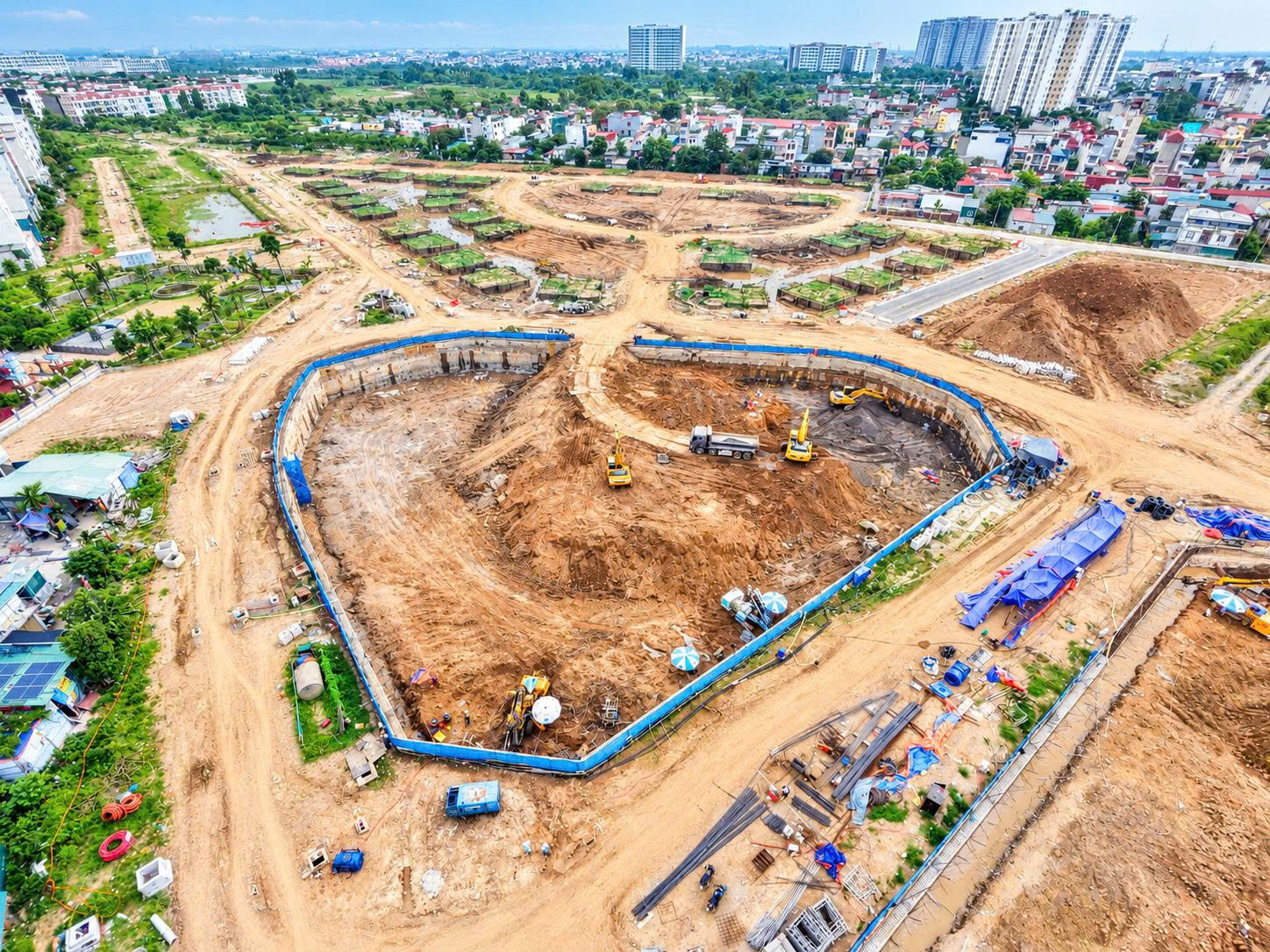 ĐÀO ĐÁT, KHOAN NEO KHU NHÀ Ở VĂN LA